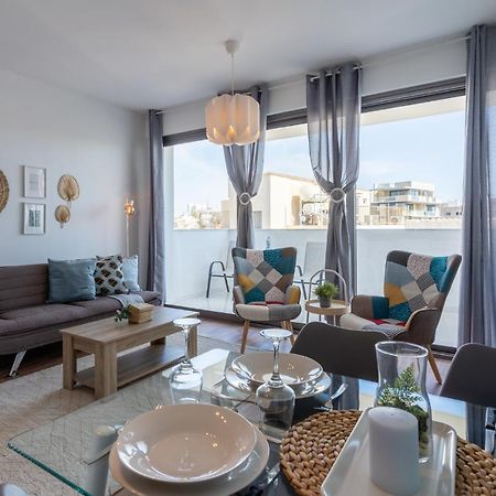 Livia Studio Apartment In Ларнака Екстериор снимка